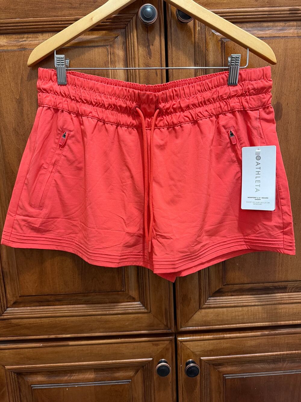 Athleta Newport 2.5” Board Athletic Shorts Coral, L